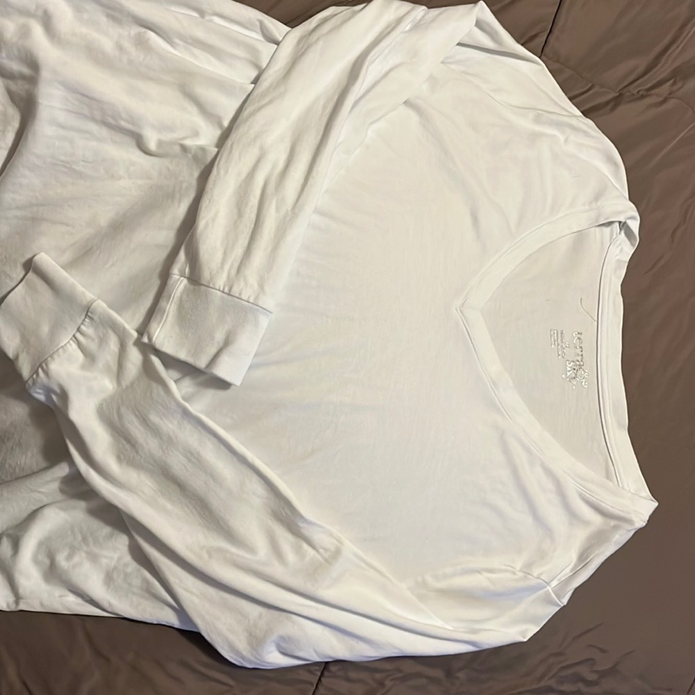 Long sleeve white tee.  Women’s 16W/18W - Like new.
